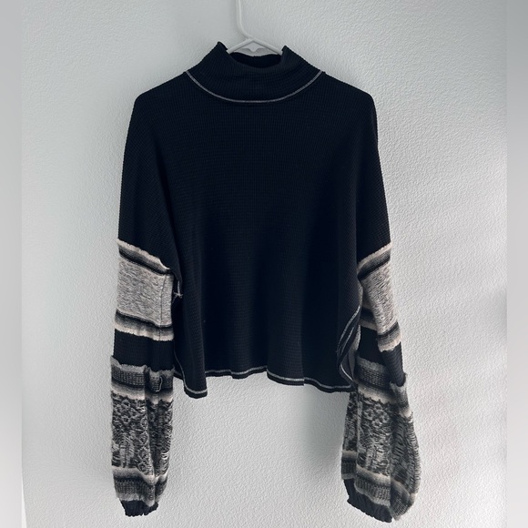 Free People Small Black Print Waffle Knit Mock Neck Sweater Sleeves Mixed up - Picture 1 of 5